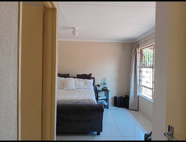 3 BEDROOM HOUSE FOR SALE IN TLHABANE WEST